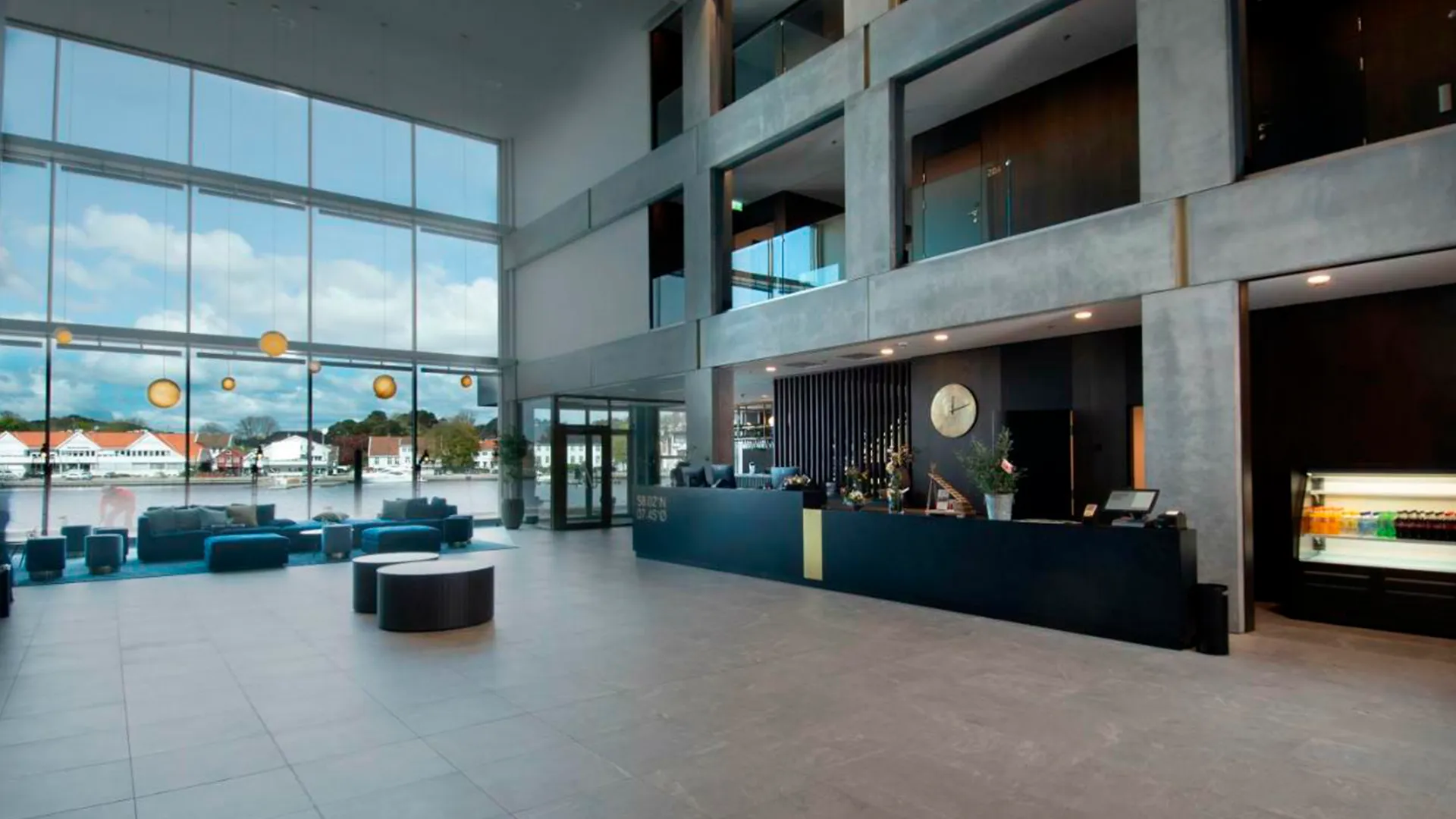 Mandal Hotel Casino image 4